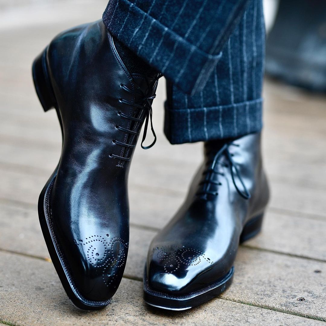 Dress shoes that store look like boots